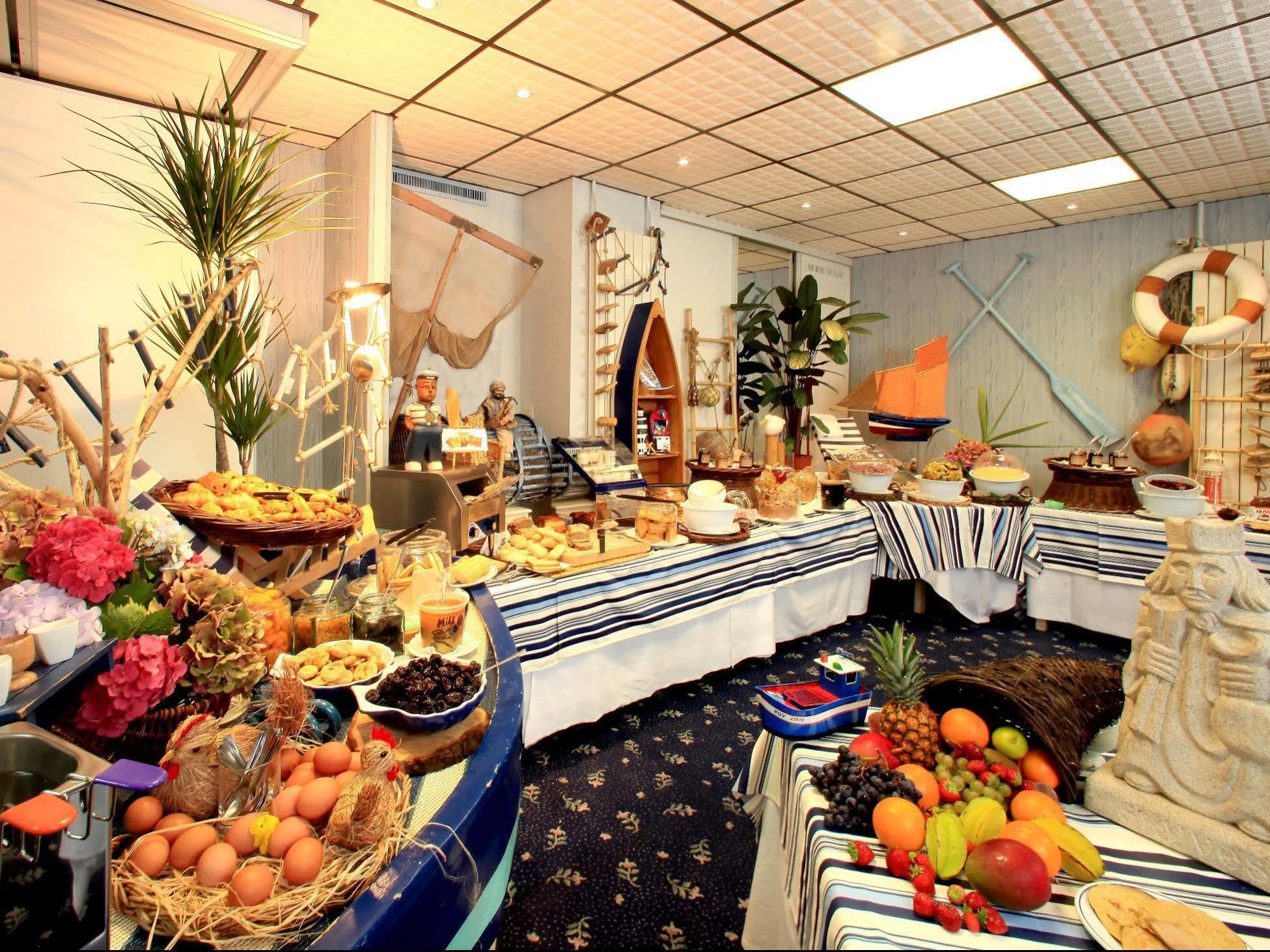 Hotel Aigue Marine Treguier Exterior photo